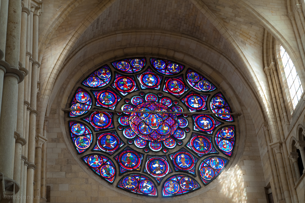 Stained glass – La cathédrale Notre-Dame de Laon